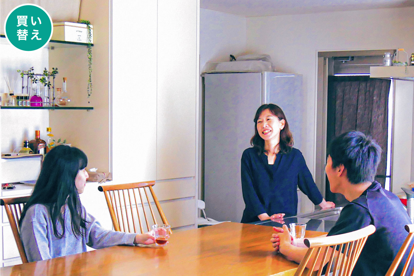 写真：金沢市 T様邸 リビングでのご家族のお写真